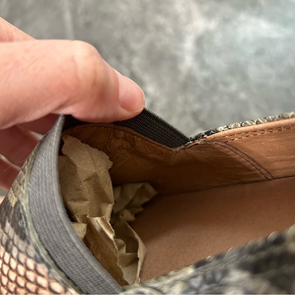 Frye Women's Leather Snakeskin Print Slip-On Flat Shoes Size 9M - Picture 12 of 15